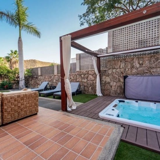 Villa for sale in Mogán