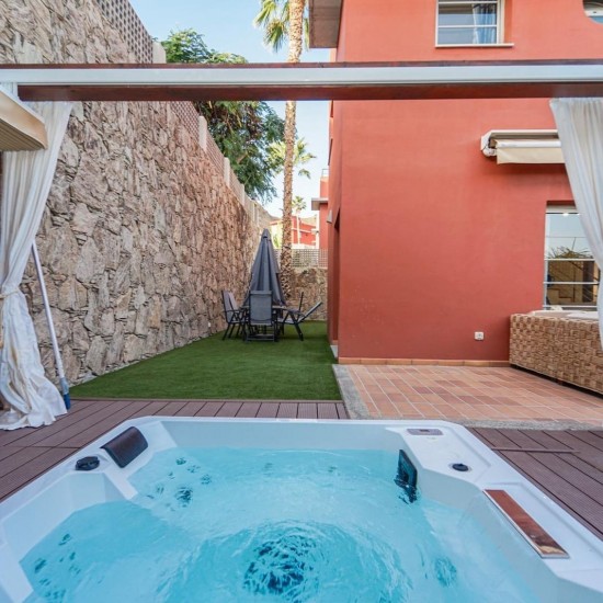 Villa eladó Mogánban